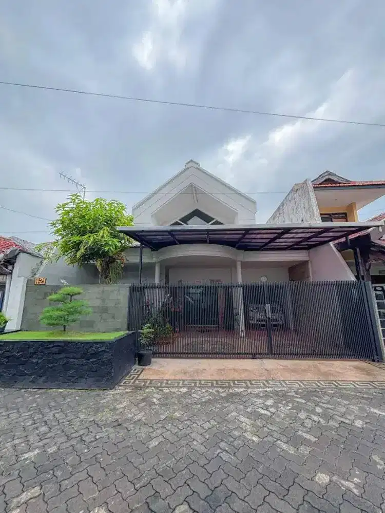 DIJUAL RUMAH RUNGKUT HARAPAN - SEMI FURNISHED - BARU RENOV
