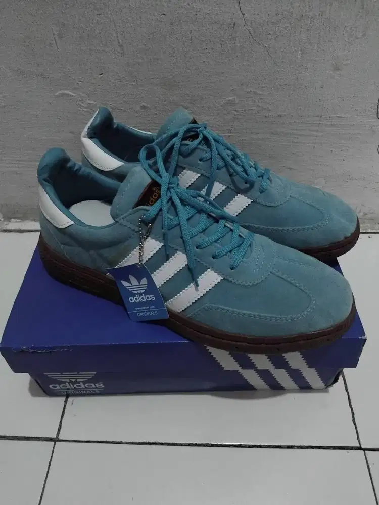 Sepatu garis 3 no 42