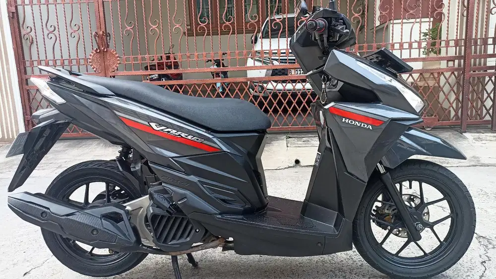Honda Vario 125 LED CBS ISS tahun 2017.