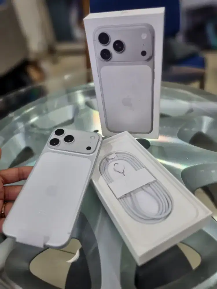 Iphone 17 pro max 256 silver ( cuma buka segel )