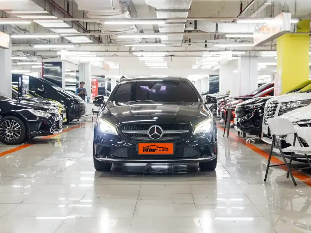 MERCEDES BENZ CLA200 URBAN TAHUN 2016 HITAM