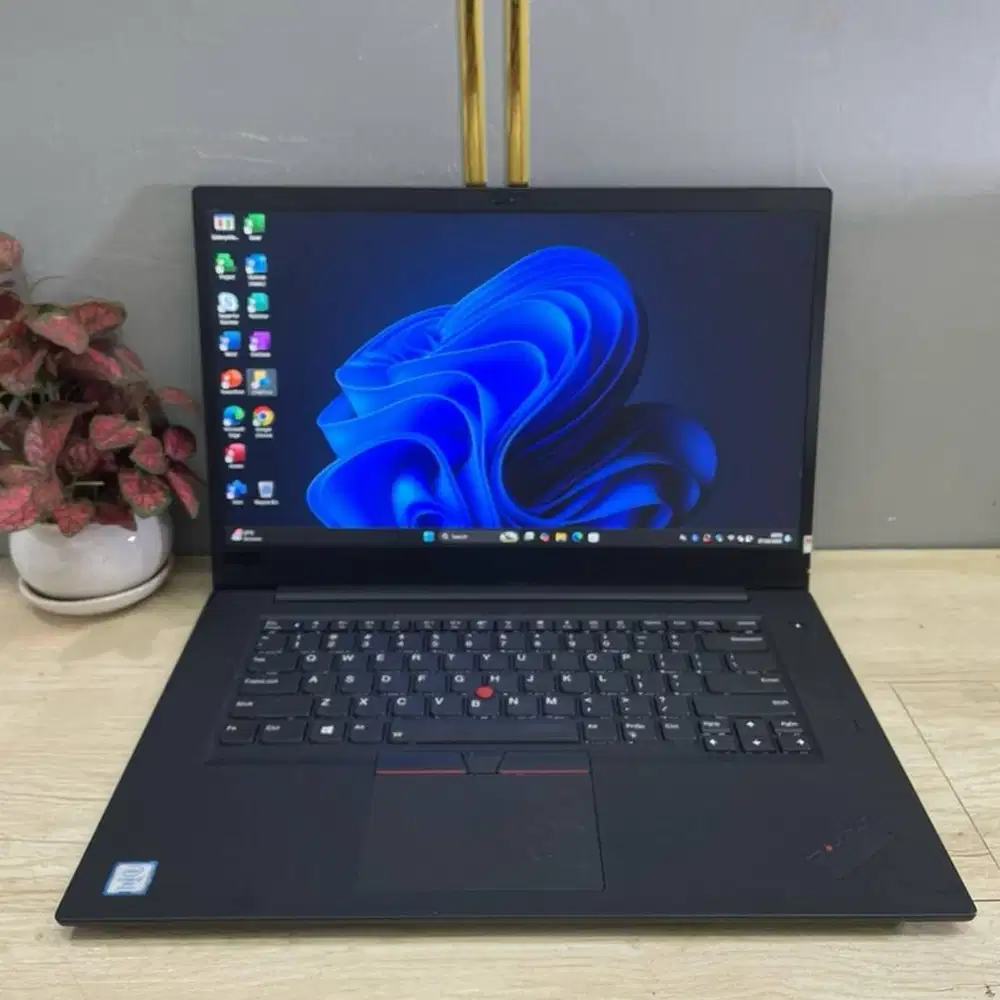 LAPTOP LENOVO THINKPAD P1 INTEL CORE i7 GEN 8 VGA BERGARANSI DL-ETM