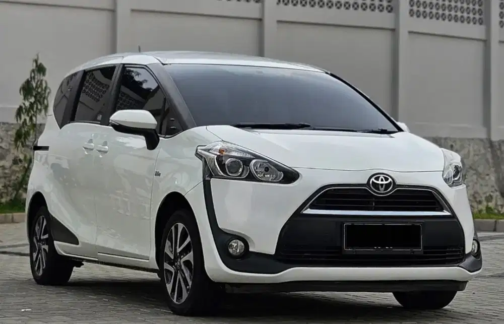 Toyota Sienta V AT 2016