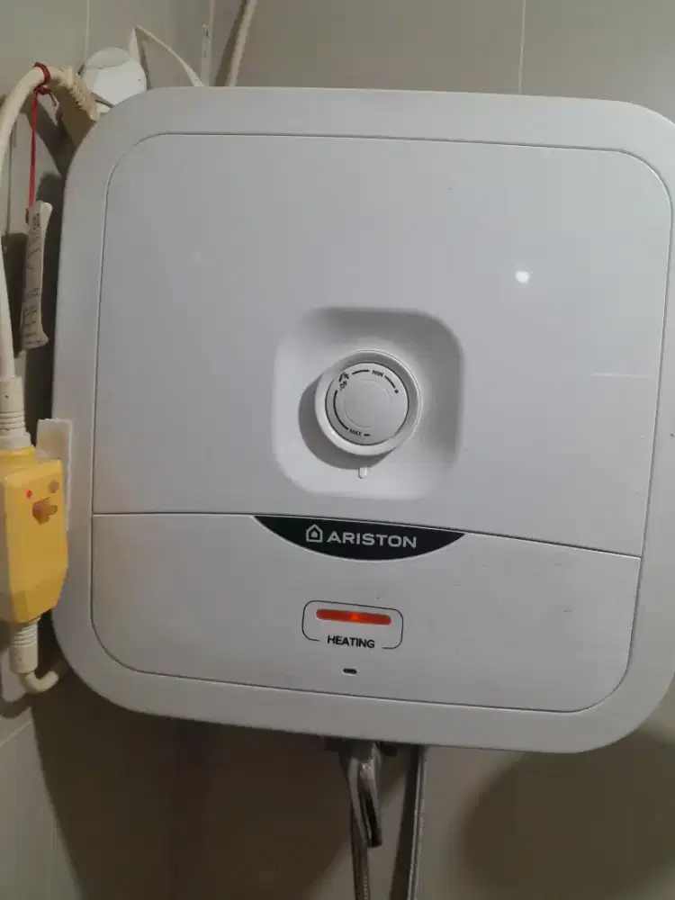 Ariston water heater 15L