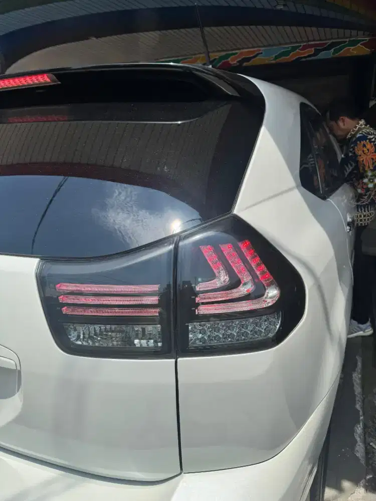 Stop lamp toyota harrier 2.4 thn 2010