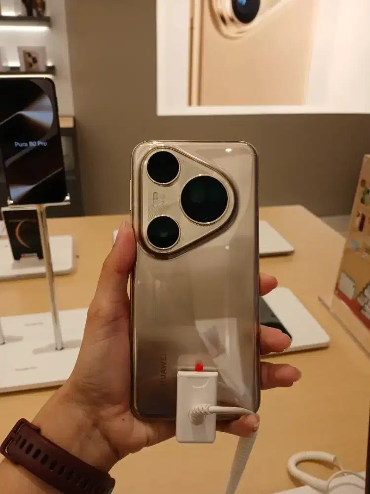 Pura 80 Ultra 16/512 NEW PRODUCT