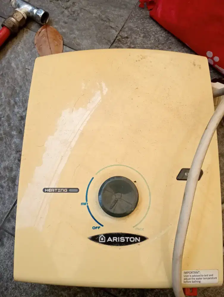 Ariston water haeater