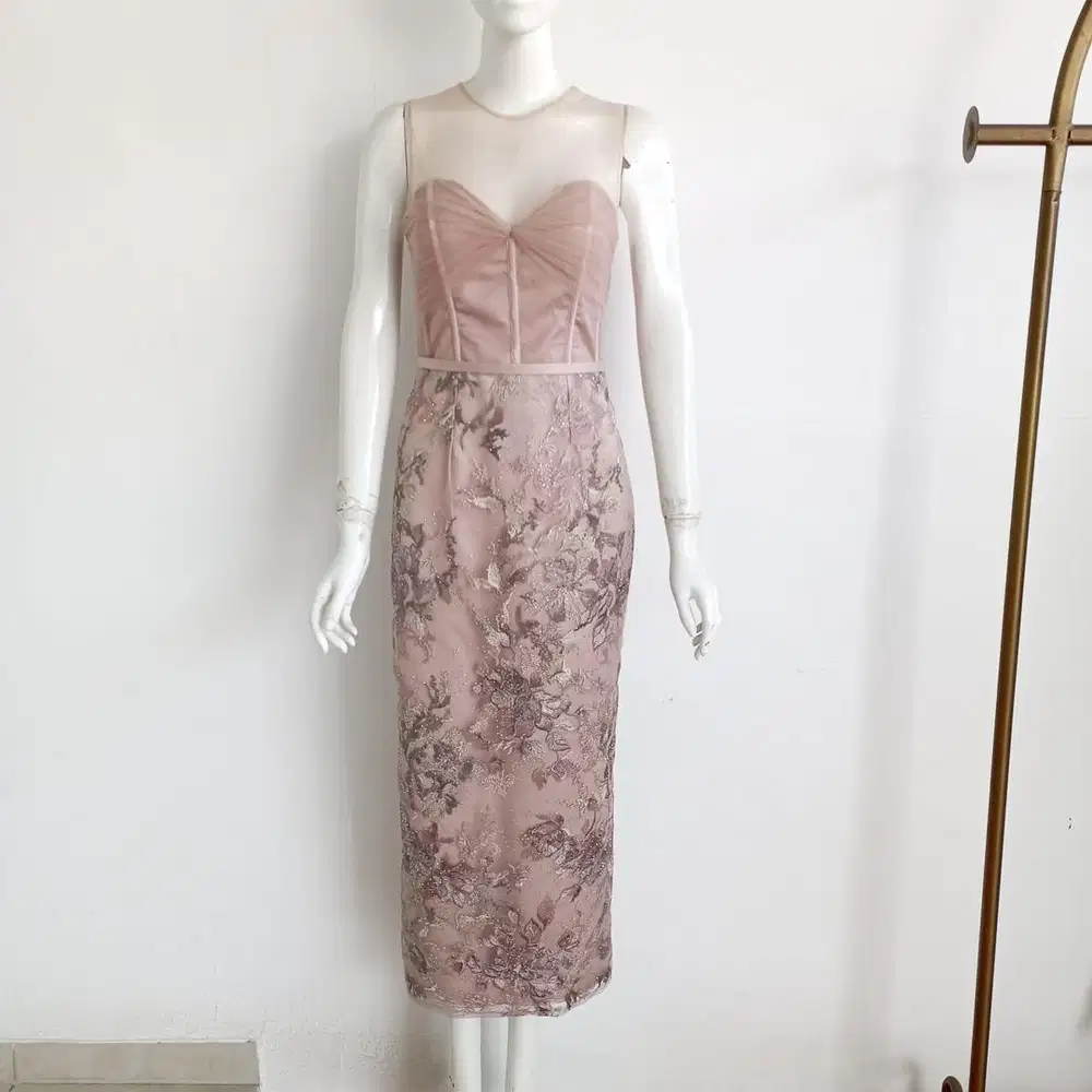 Dibutuhkan segera penjahit atau tukang potong butik