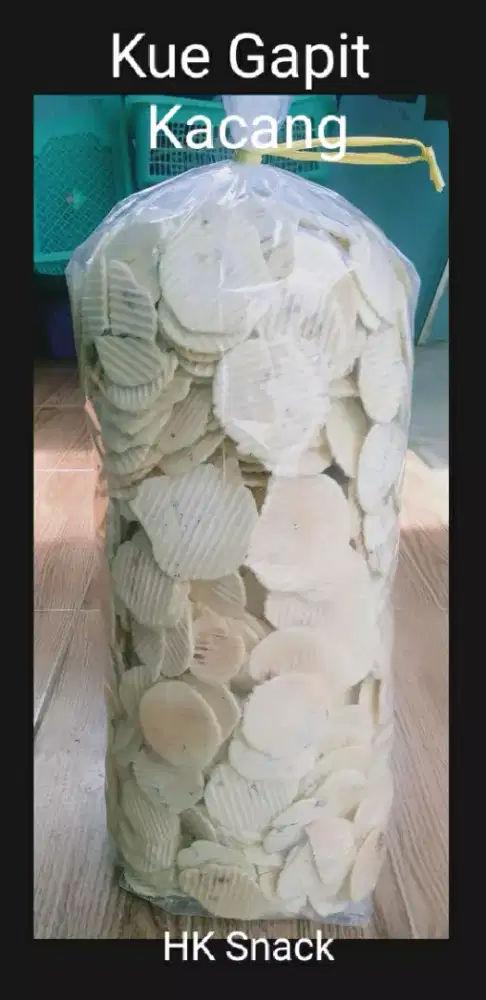 Kripik, peyek, cemilan