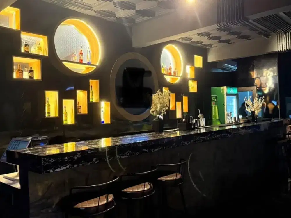 TAKE OVER BAR AND LOUNGE JL.RAYA KUTA