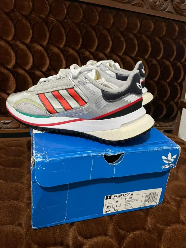 Sepatu adidas bnib original