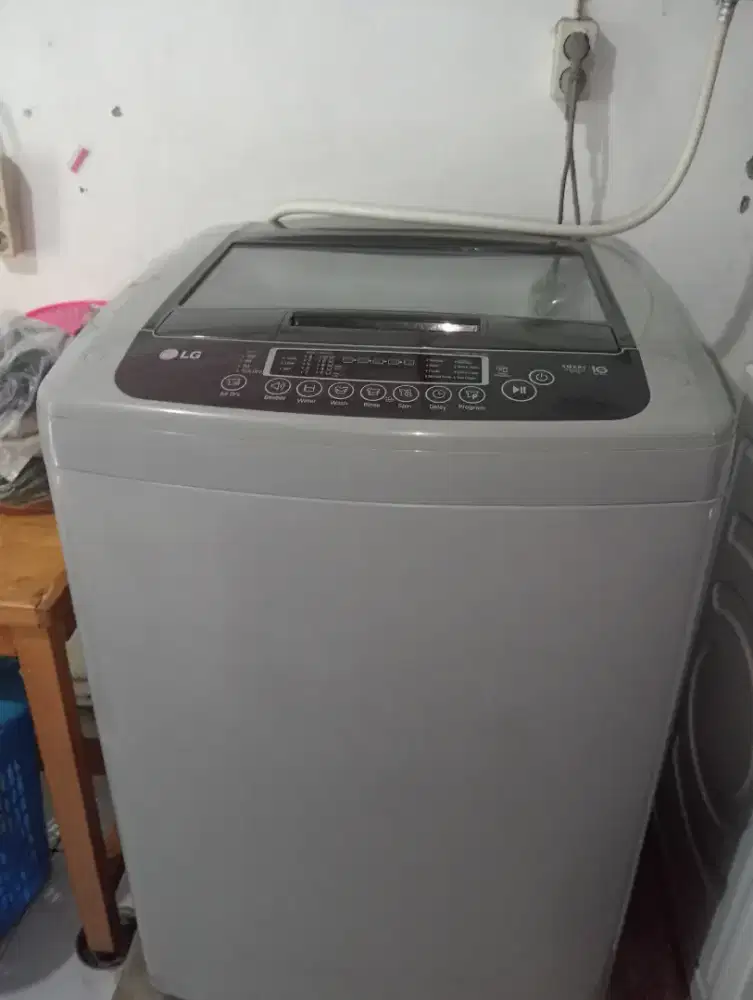 Mesin cuci top loading LG T2516VSPM 16kg