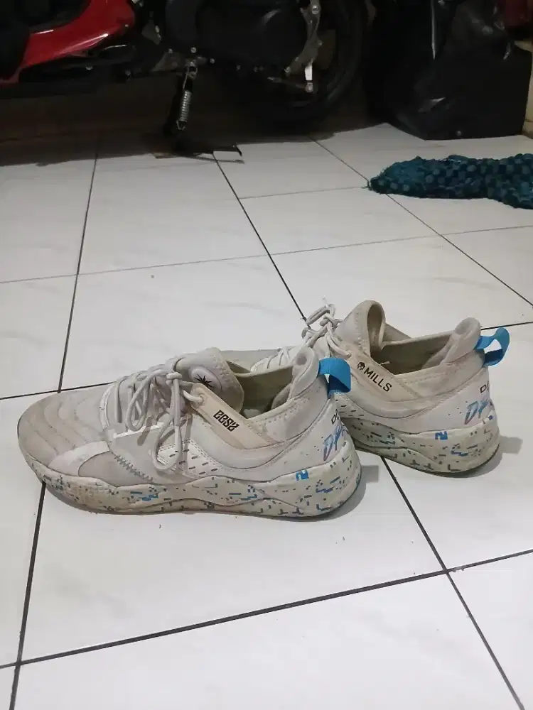 sepatu milss size 44