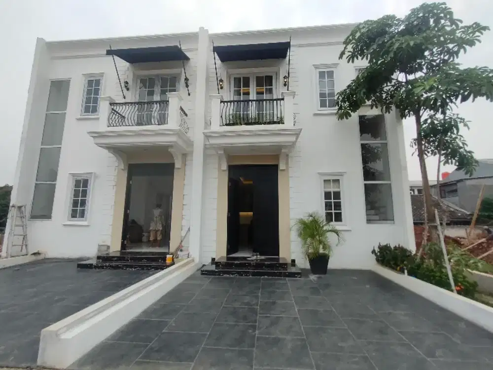 RUMAH DIJUAL PINGGIR JALAN CLUSTER KOLAM RENANG DEKAT PONDOK INDAH