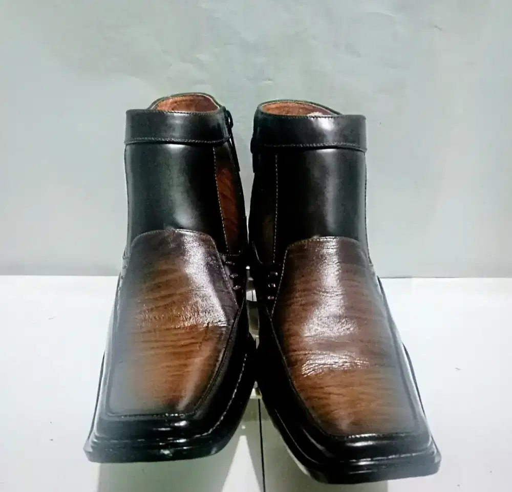 Aigner - Sepatu Pria Kekinian Keren Pantofel Original
