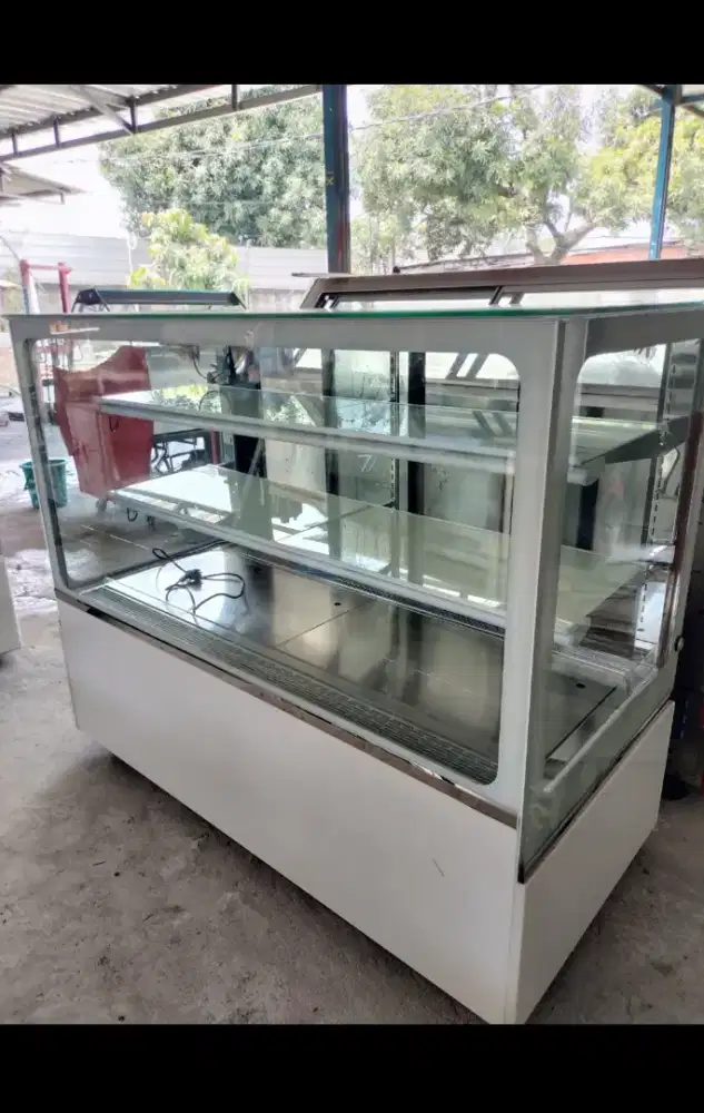 Cake showcase chiller