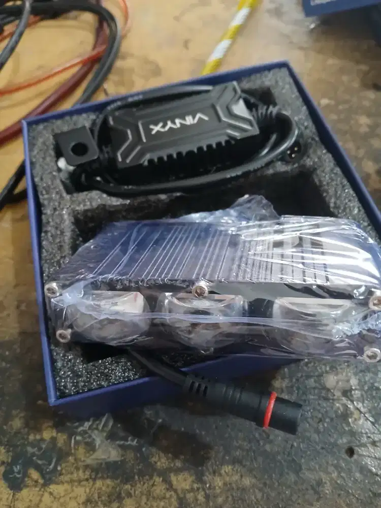 Lampu sorot lampu laser slim merek vinyx