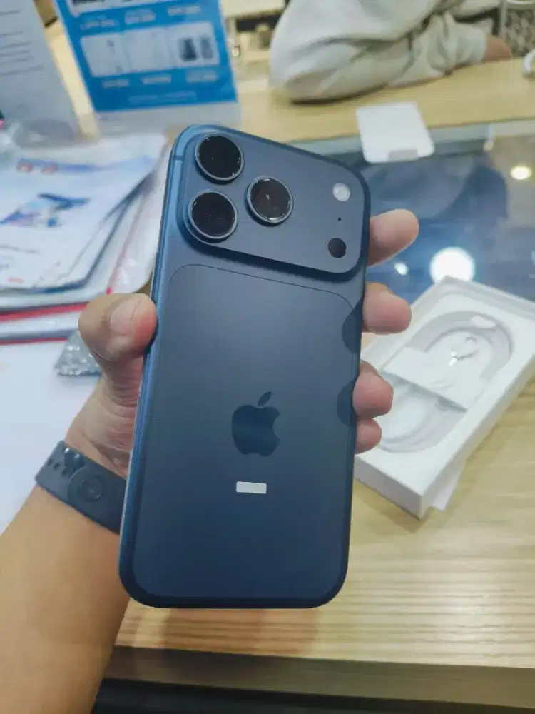 CICILAN PAKAI HOMECREDIT iPhone 17 Pro Deep Blue