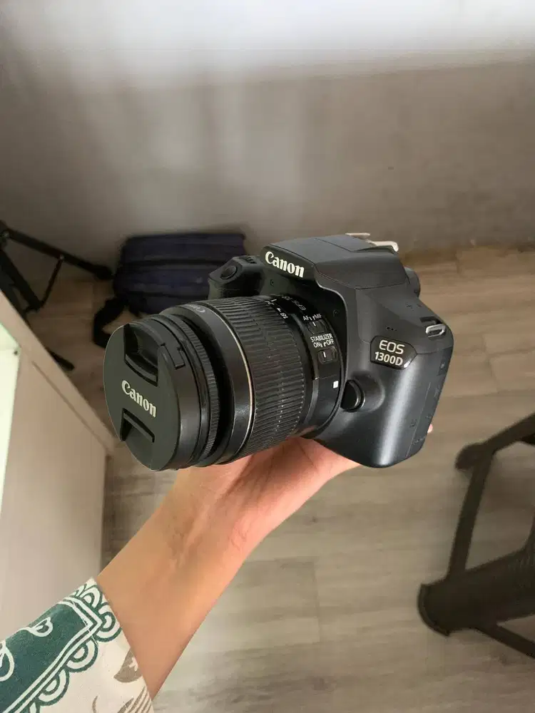 KAMERA CANON 1300D + KIT