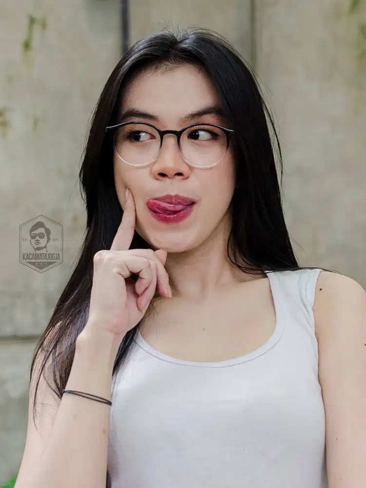 Kacamata Jogja - Kacamata Semi Bulat Simple Plastik - PRIYANKA 02