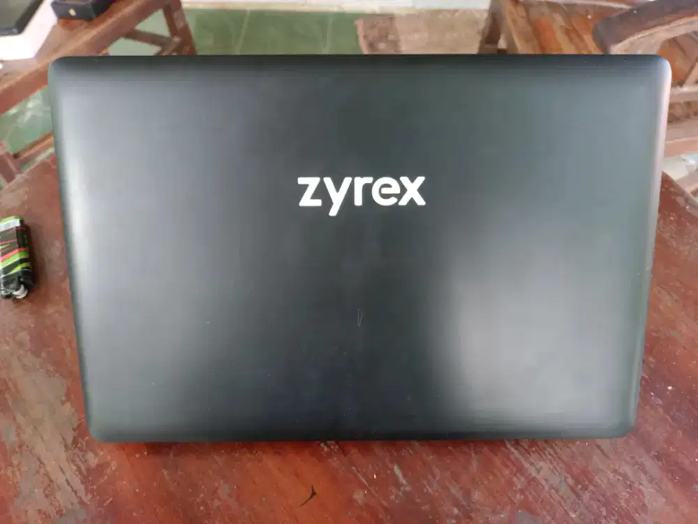 Laptop Zyrex kintamani AMD A9 RAM 4GB HDD 120GB mulus unit carger ORI