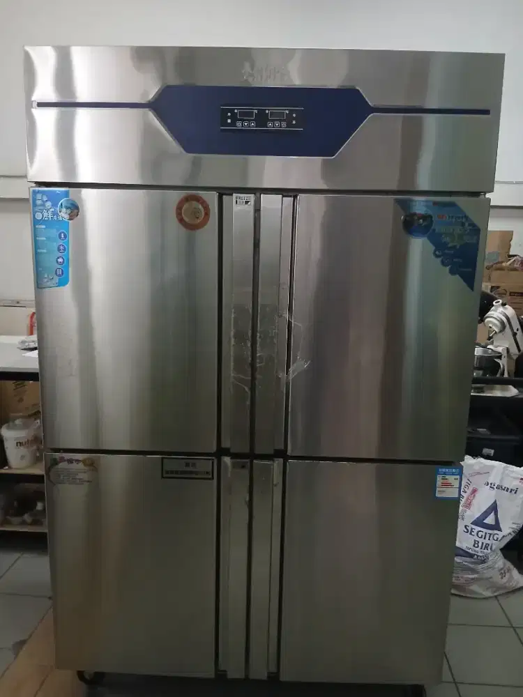 4 door freezer / Chiller