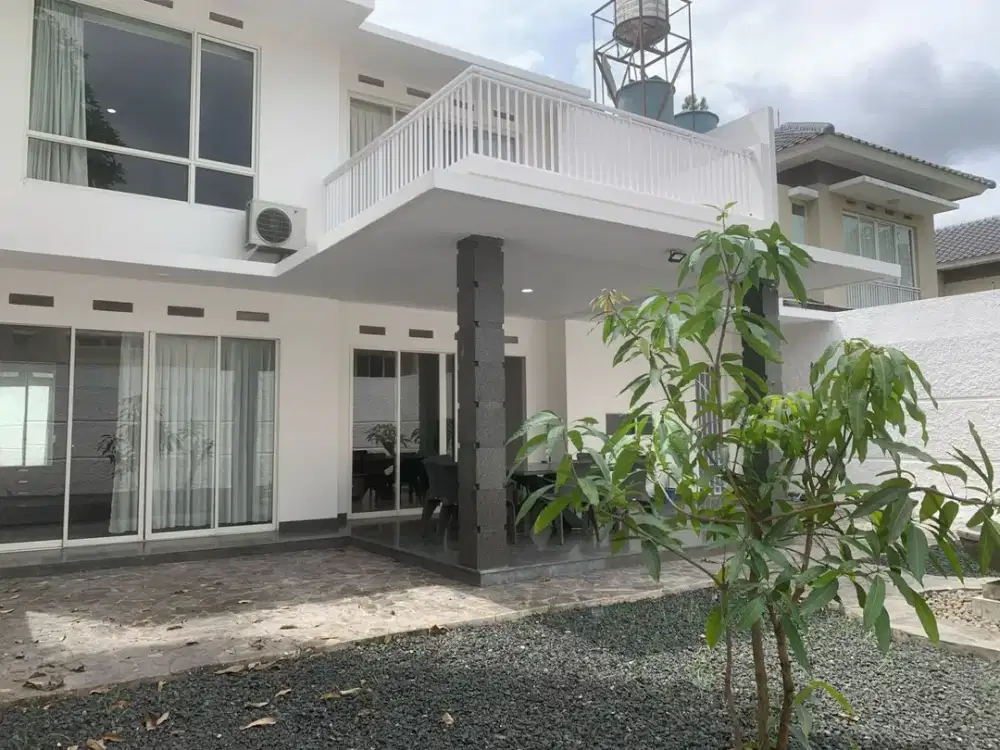 Rumah Baru Renov 2 Lantai Semi Furnish di Larangtapa Kota Baru Parahyangan