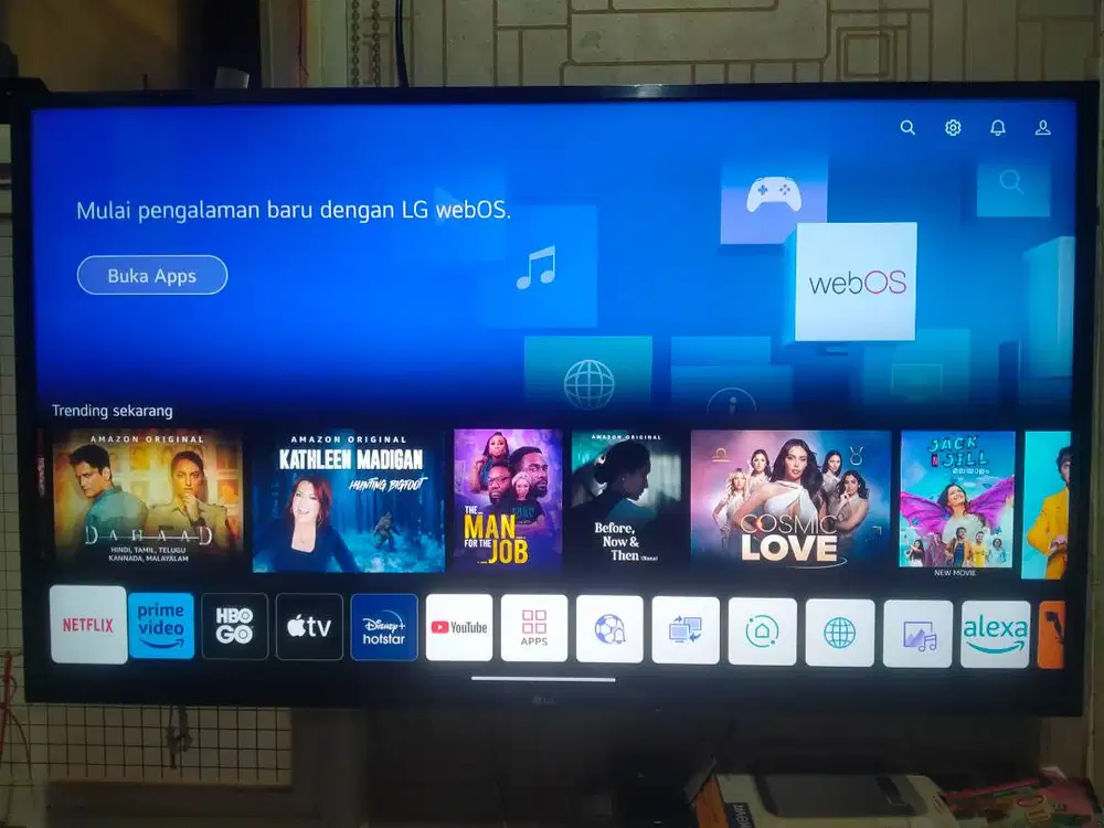 TV merk LG 43 inch sudah digital , 4k dan UHD perakitan 2022