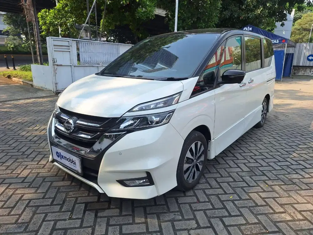 Pajak Panjang - Nissan Serena 2.0 Highway Star Bensin-AT 2019