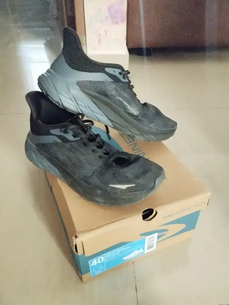 preloved sepatu lari