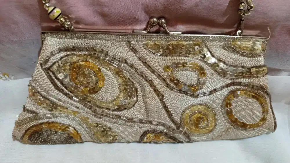 Tas pesta abu2 dengan mote dan Payet silver