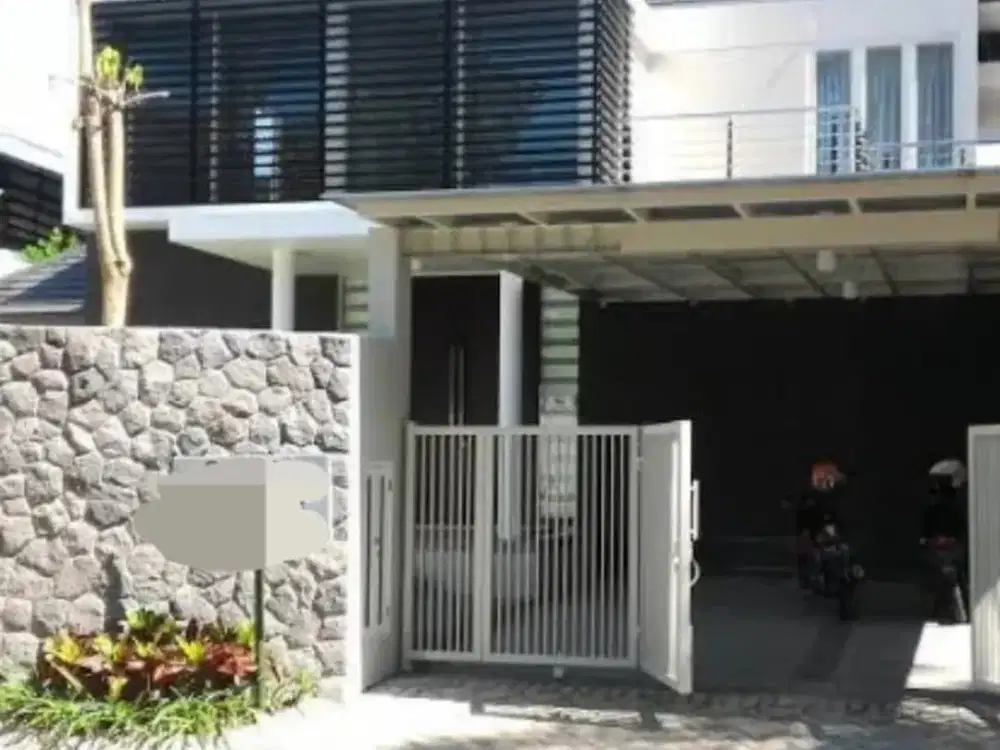 Disewakan Rumah Graha Family 2 Lantai