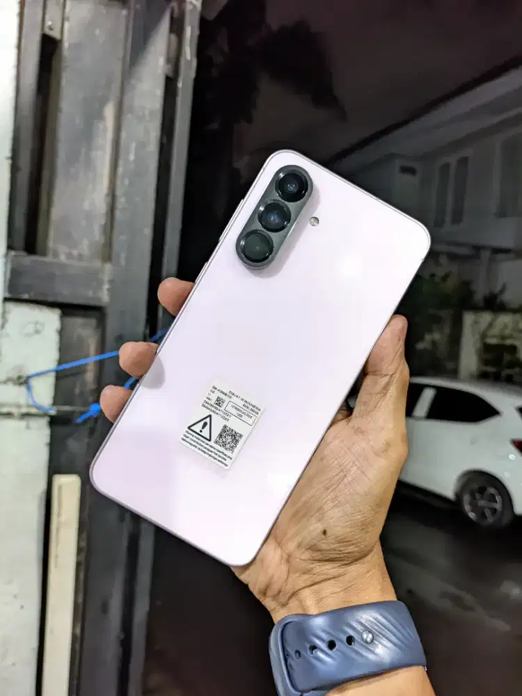 Samsung galaxy A56 5G ram 8/256GB lengkap mulus normal on garansi