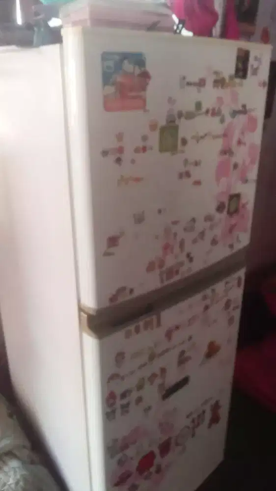 Jual kulkas 2 pintu keadan bekas sangat baik
