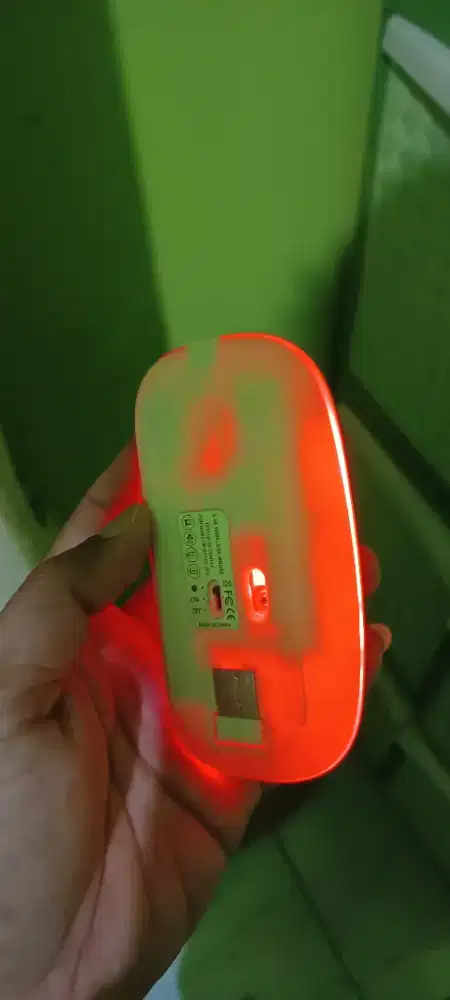 Mousee wireless silentt klik jdi gk berisik saat dipakai