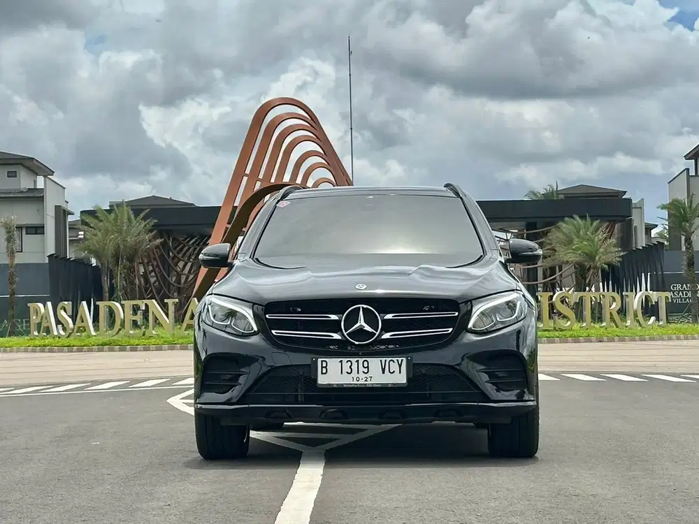 Mercedes-Benz GLC200 2019 Bensin