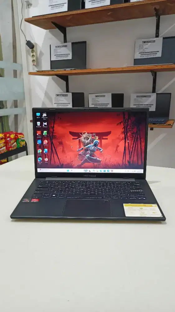 Laptop bekas Asus Vivobook Go 14 E1404FA AMD Ryzen 5 7520U Ram 16 GB
