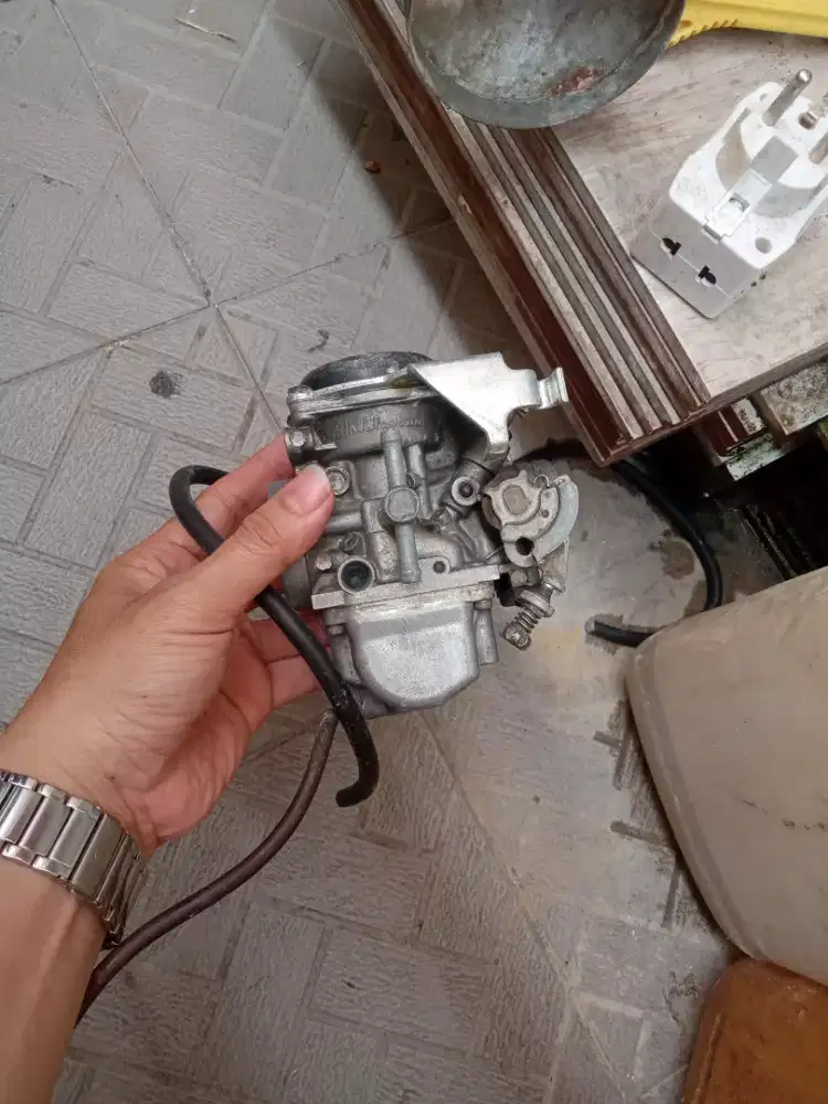 Edisi bersih rumah  karburator scorpio asli bawaan motor asli