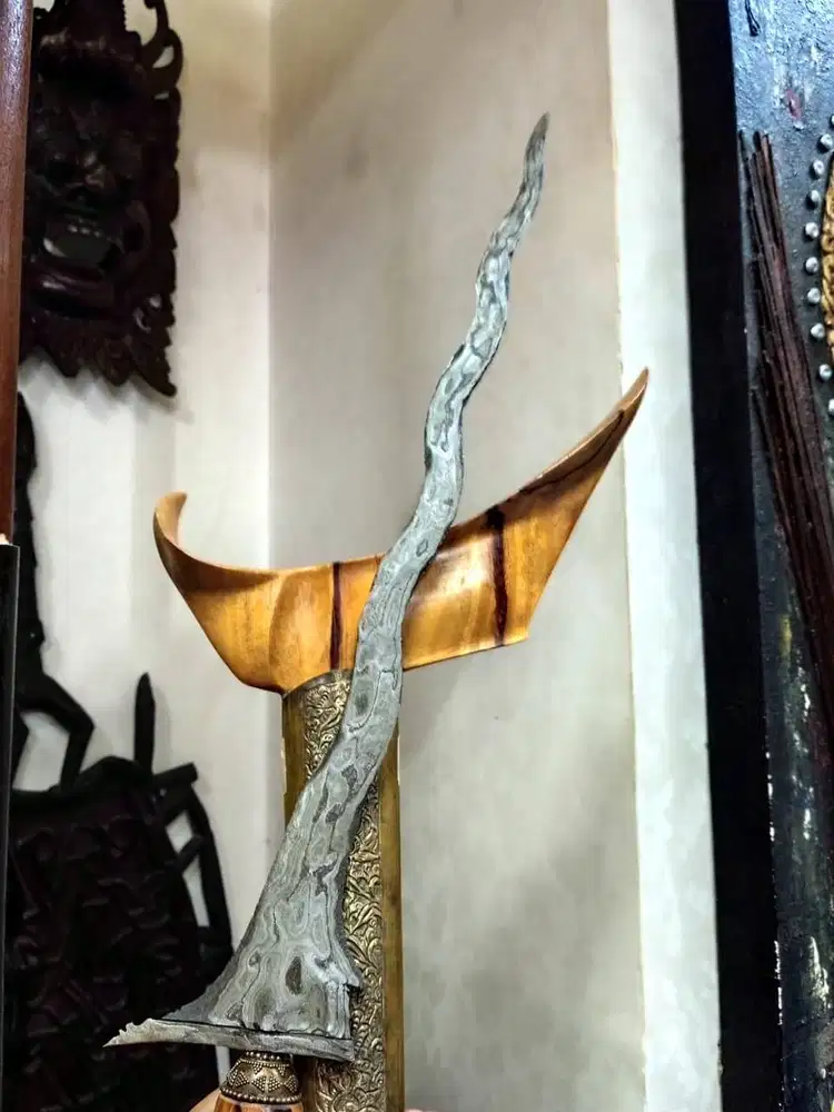 Keris Sepuh Carangsoka luk 9 pamor Pedaringan Kebak warangka brangah