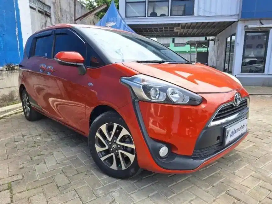 TERMURAH Toyota Sienta 1.5 V Bensin-MT 2017 KKA B