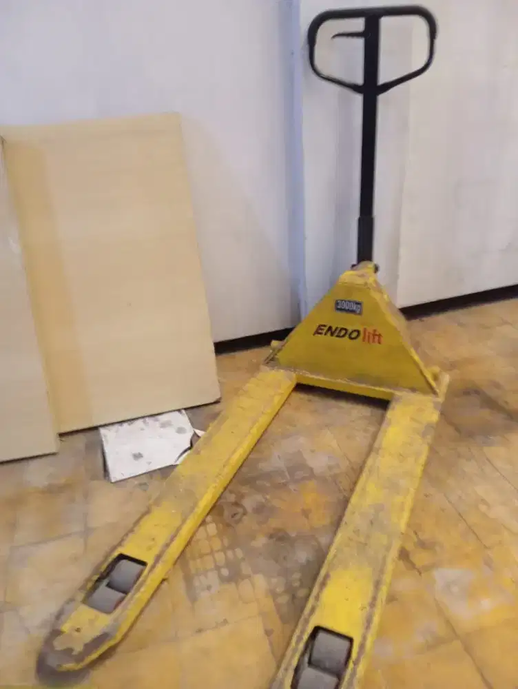 Hand pallet dan pallet