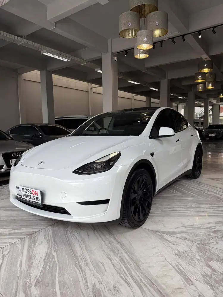 CASH 2023 Tesla Model Y SUV