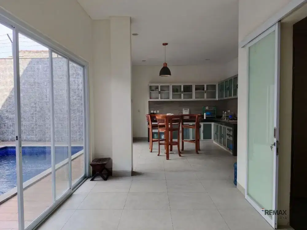 Rumah Cantik Konsep Villa Dijual, di Panjer, Denpasar Selatan Area