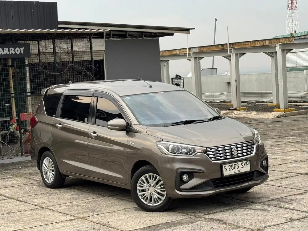 ‼️dp10jt‼️low km Suzuki Ertiga GX at magma grey abu 2018 2019