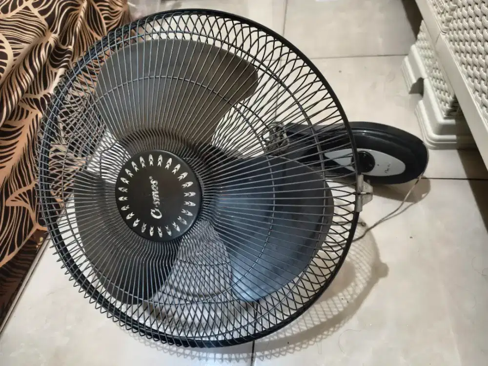 Kipas angin dinding gantung cosmos 16 / 16 in