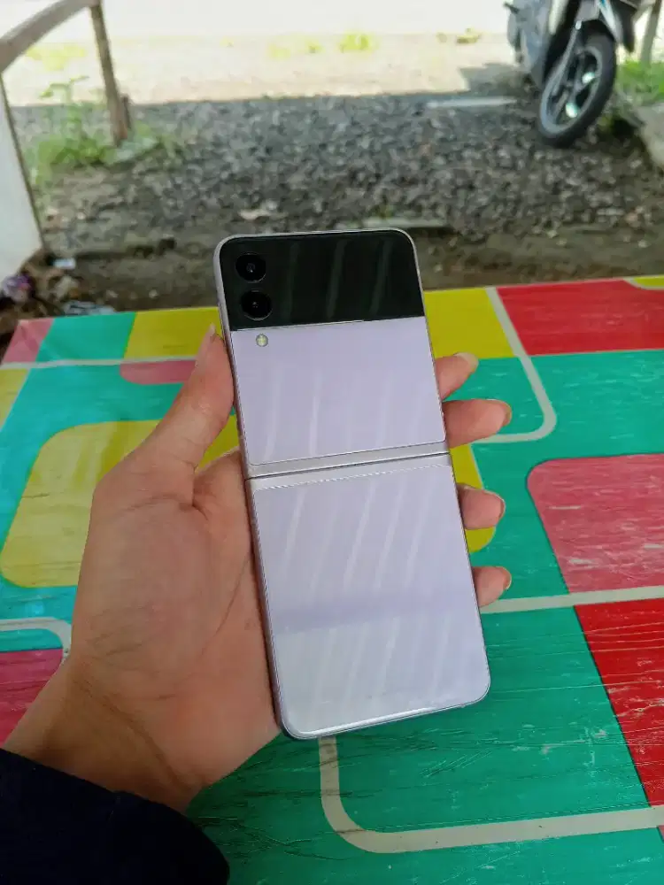 Samsung ZFlip 3 8/256GB SEIN Resmi Indonesia