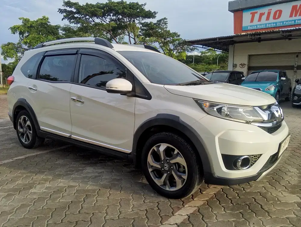 BRV E AT/AUTOMATIC 2017 PUTIH