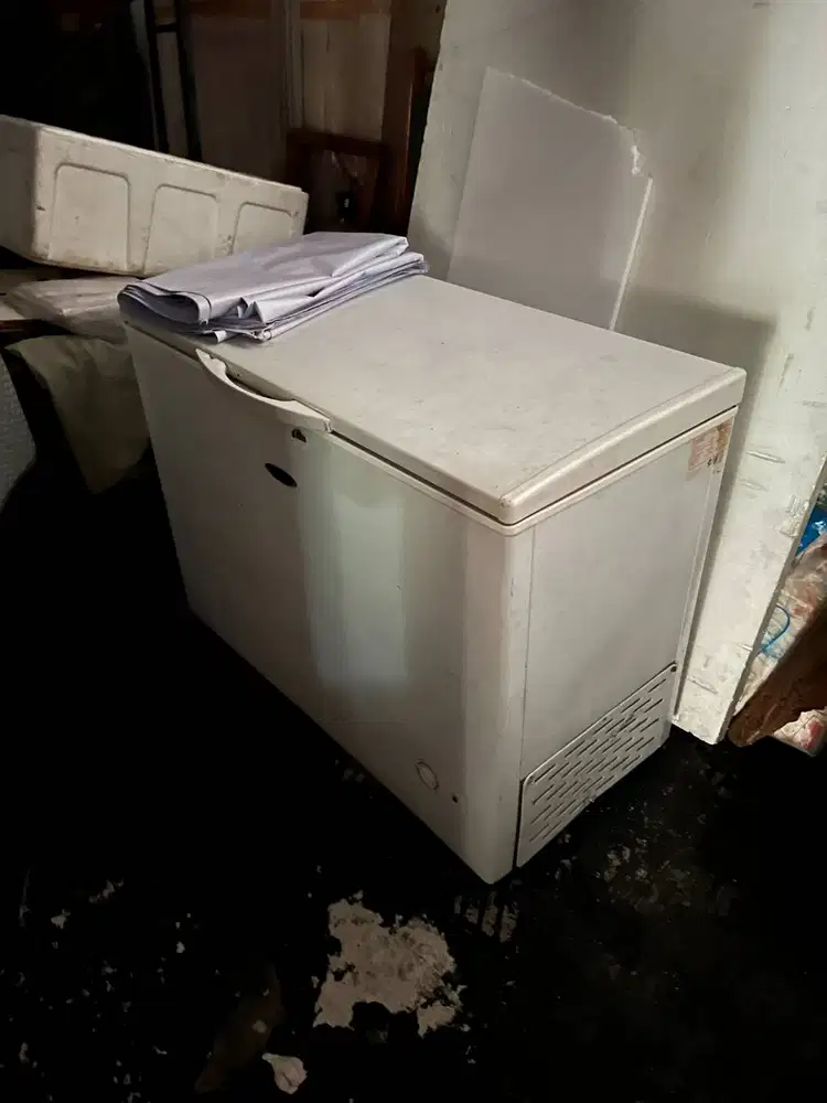 Freezer 300L Bekas, TIDAK DINGIN