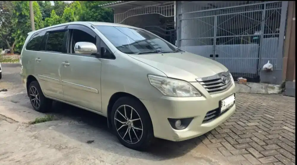 Innova Diesel G 2.5 AT