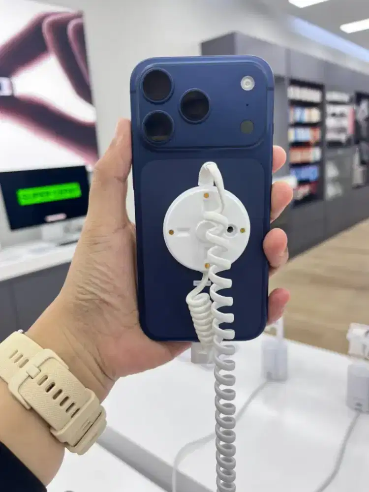 Cicilan iPhone 17 Promax Deep blue iBox/blibli di Bogor